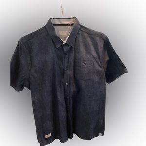 Mens Short Sleeve Botton Down Shirt like New.